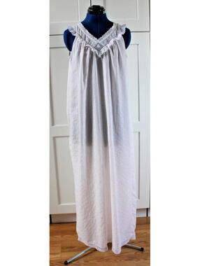 JC Penney Vintage Nightgown Medium Ruffle Lace Sleeveless Cottagecore Union Tag